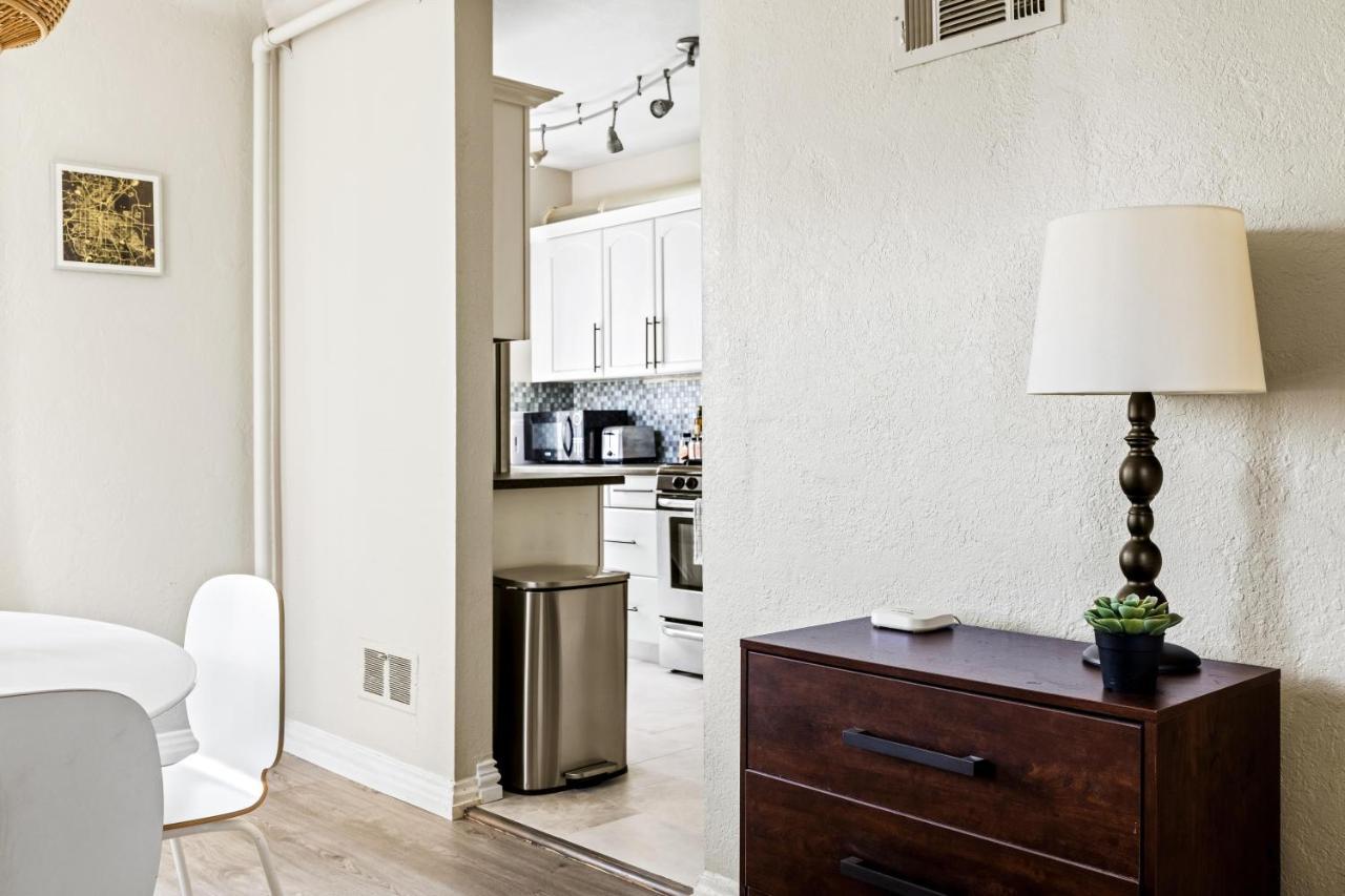 Stylish City Retreat - King Beds - Walk To Sloans Lake Denver Exterior photo