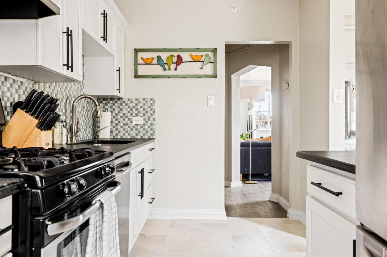 Stylish City Retreat - King Beds - Walk To Sloans Lake Denver Exterior photo