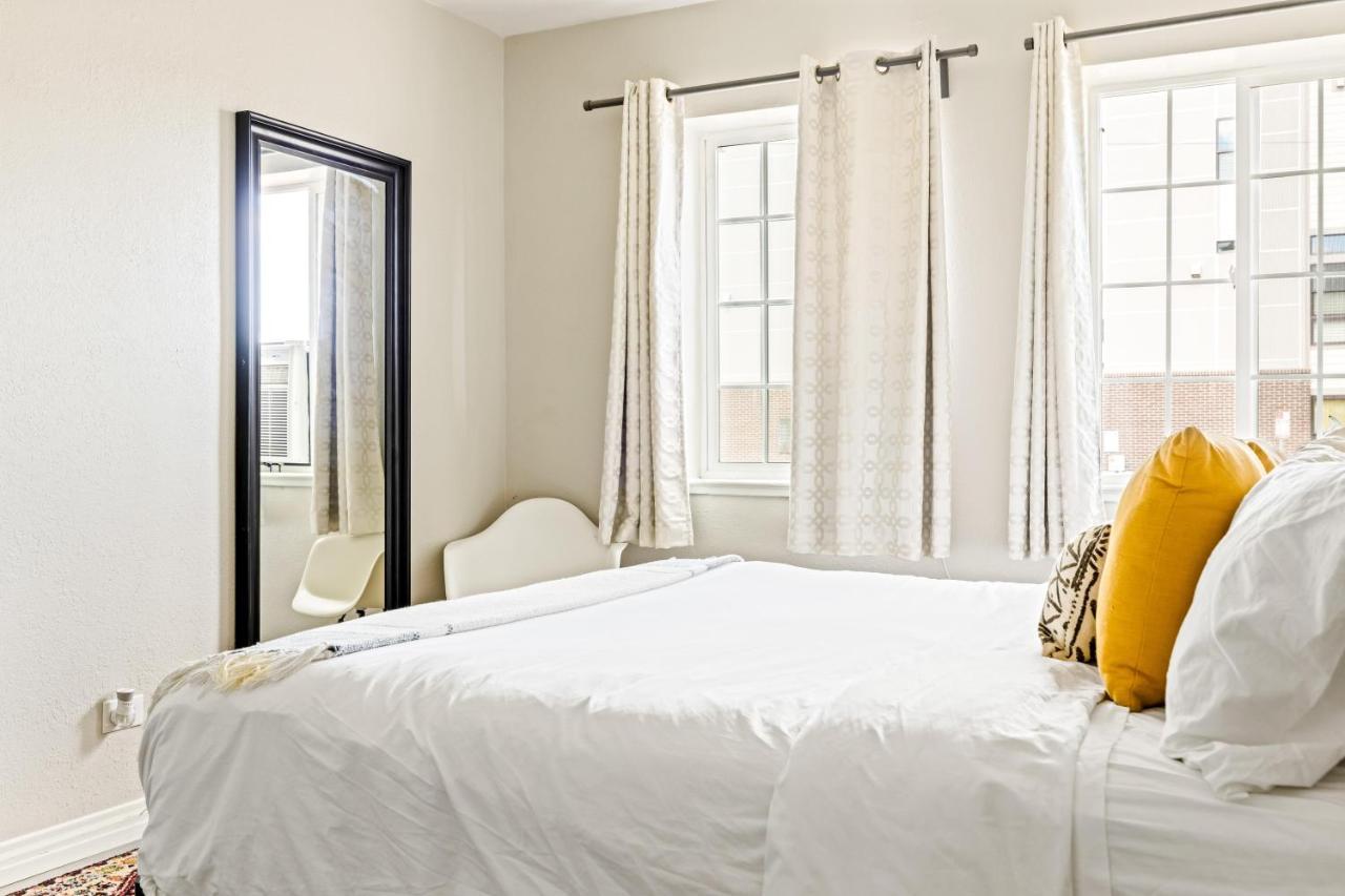 Stylish City Retreat - King Beds - Walk To Sloans Lake Denver Exterior photo